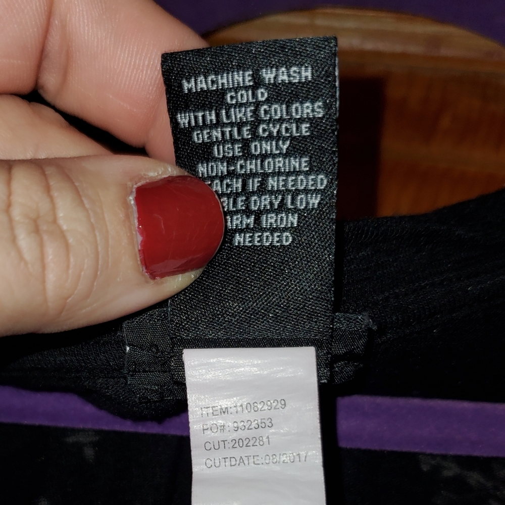 Torrid Snowflake Tee - Picture 4 of 4